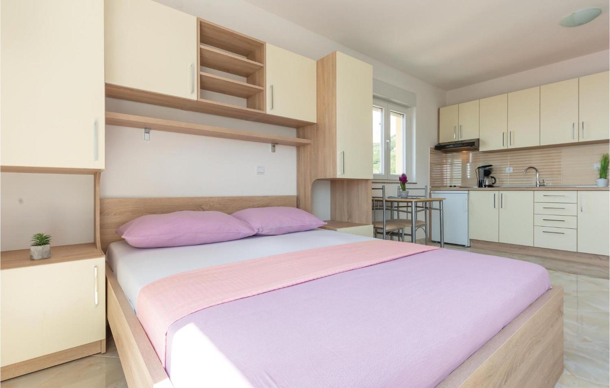 Gorgeous Apartment In Krvavica With Kitchen Exterior foto